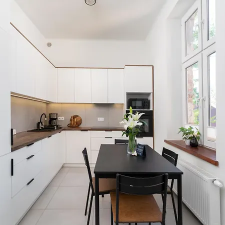 Malila Premium Cracow Rynek Dębnicki 8 Kraków